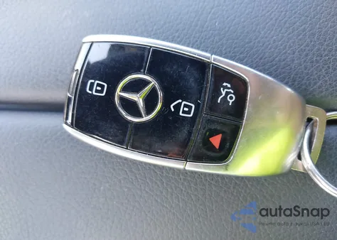 2017 Mercedes-Benz E 300 from USA, damaged, VIN WDDZF4JB8HA018951